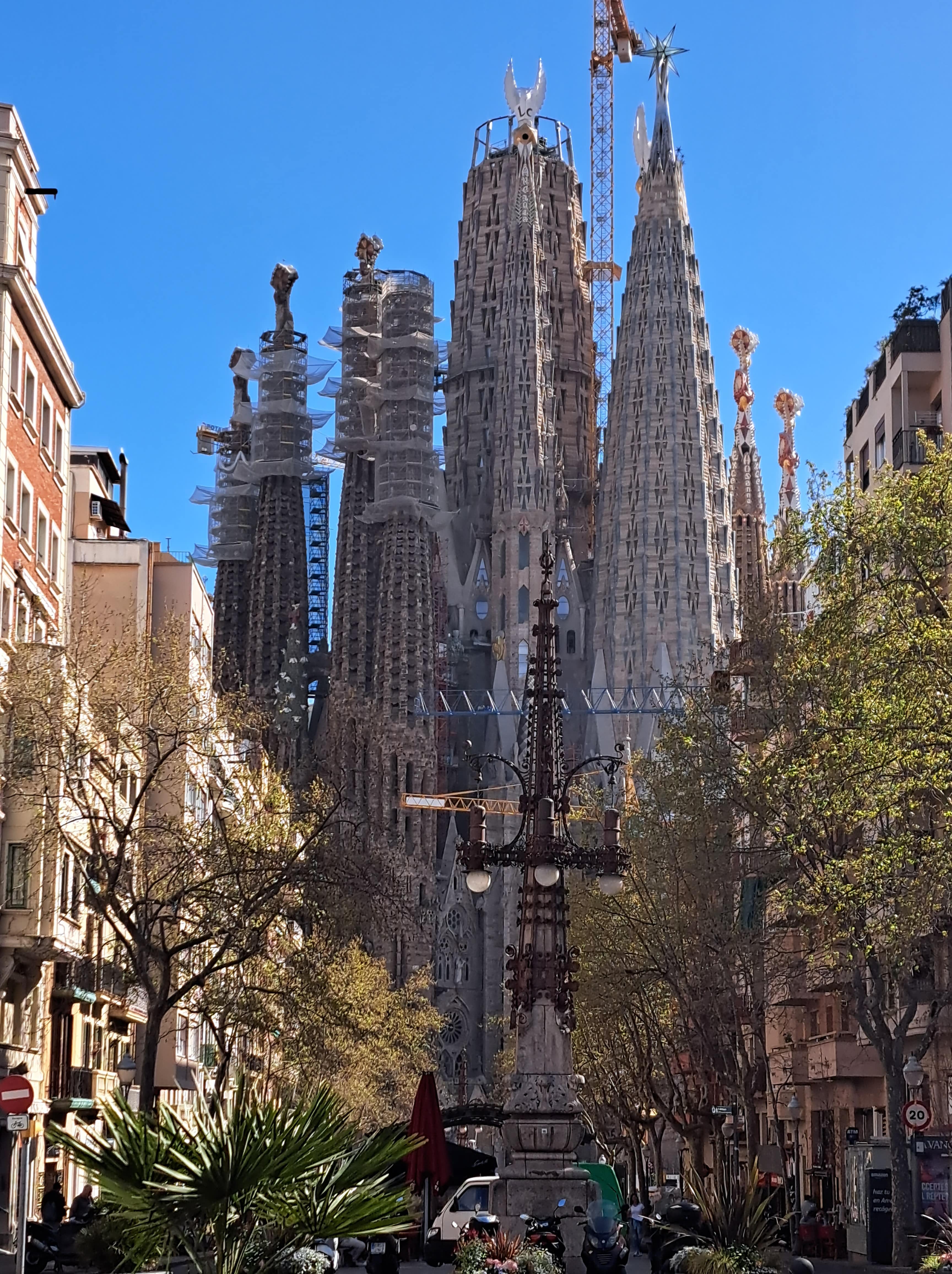 La Sagrada min